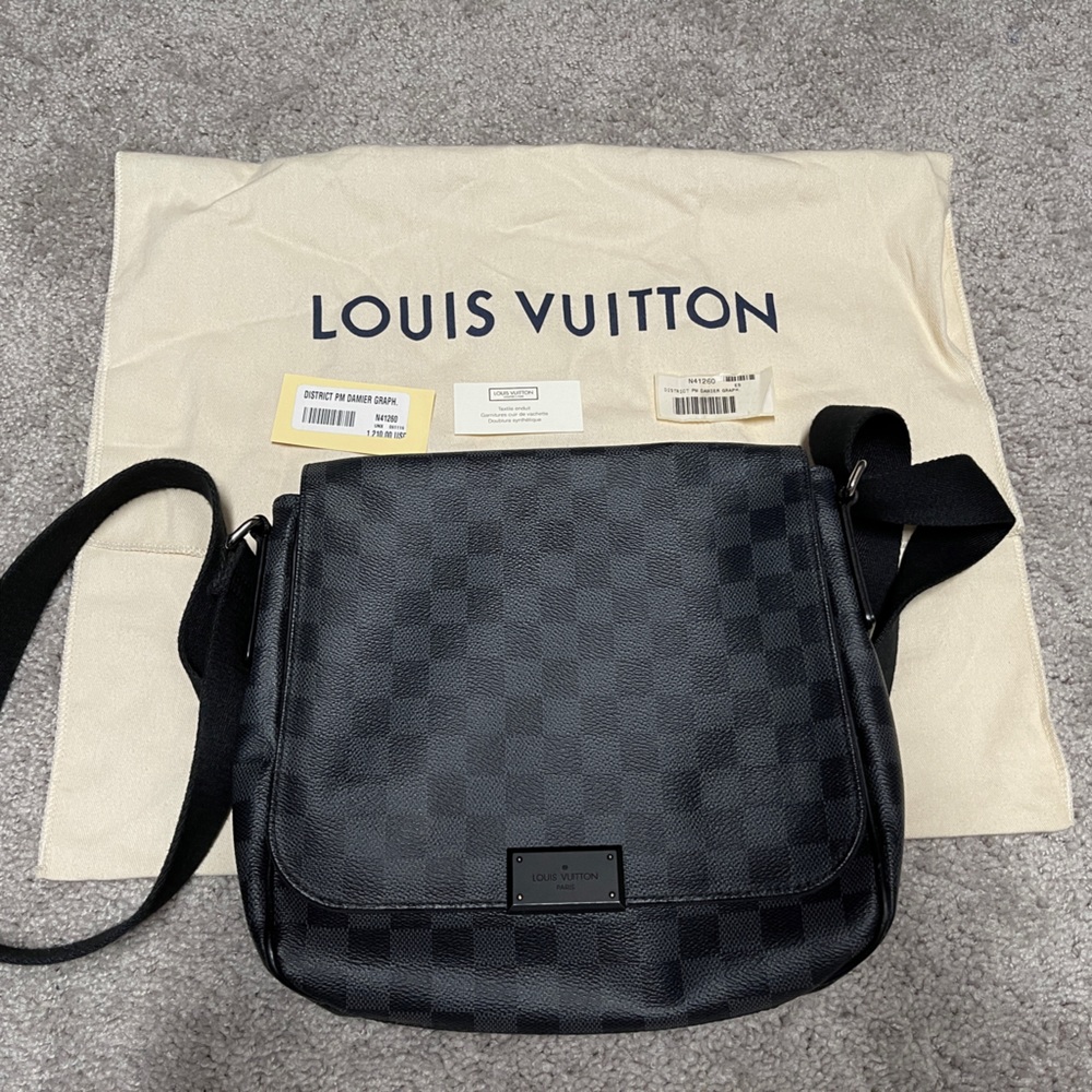 Louis Vutton District PM Damier Graphite